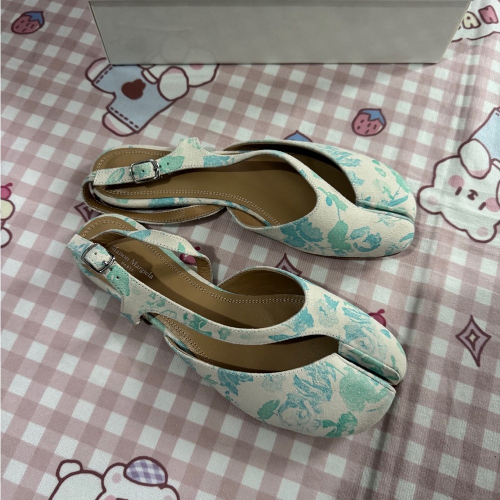 Maison Margiela Floral Split-Toe Slingback Flats in Mint and Cream - Picture 3 of 8